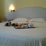 מלון Adriatico 3*