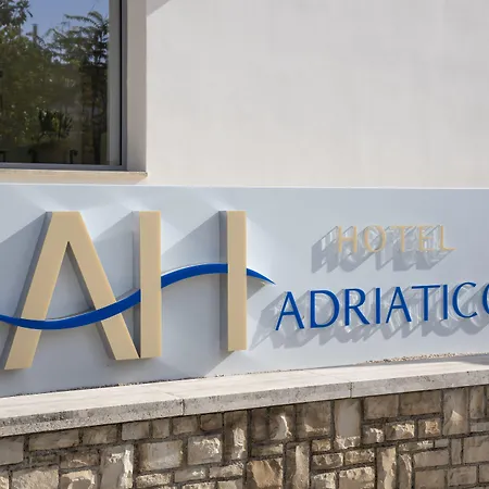 מלון Adriatico טריקאסה