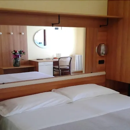 أدرياتيكو فندق تريكاس