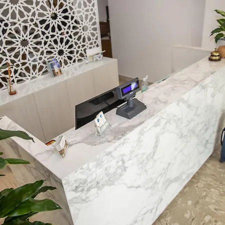 أدرياتيكو فندق تريكاس