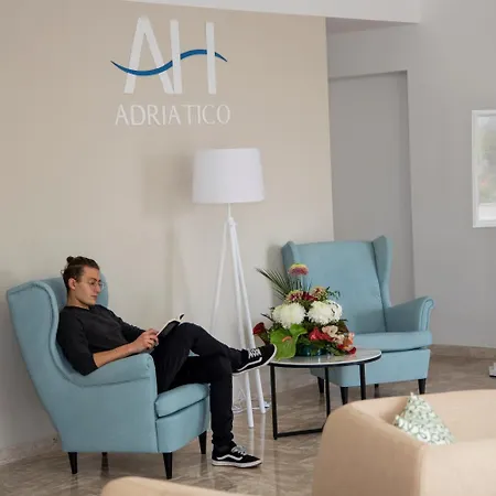 أدرياتيكو فندق تريكاس