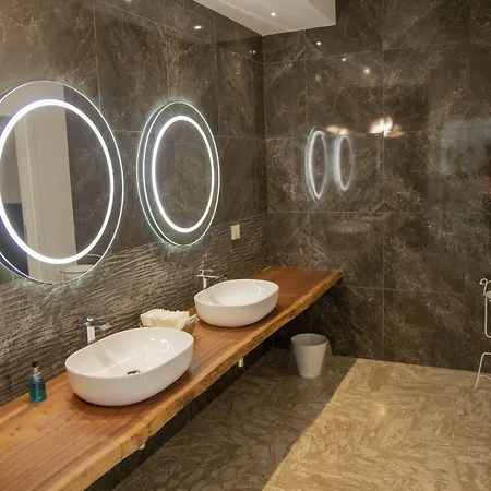 أدرياتيكو 3* تريكاس