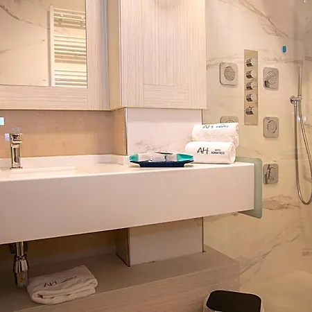 Adriatico Hotell 3*