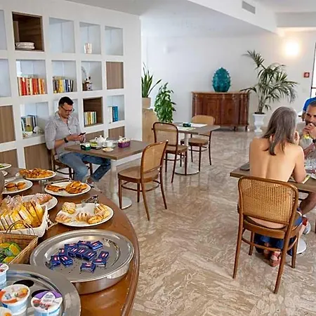 Adriatico Hotell 3*