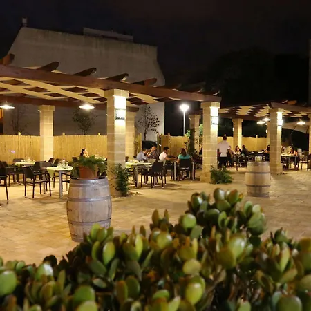 أدرياتيكو فندق تريكاس